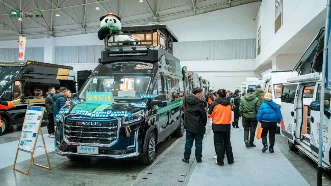 26开年首展武汉国际房车展盛大开幕瓦力娱乐棋牌一马当先聚势中部！20(图3)